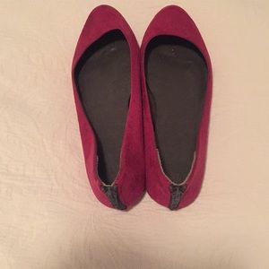 Fuchsia pink suede flats
